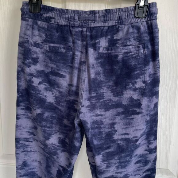 Athleta Farallon Printed Joggers (Inversion Medieval Violet) - 0 - Picture 8 of 10